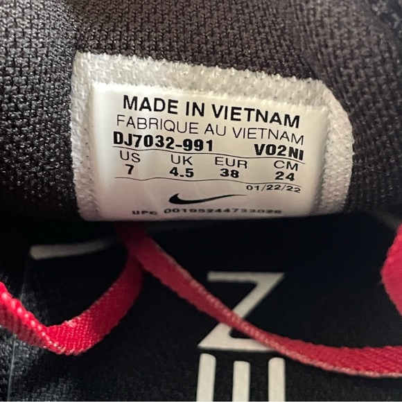 Nike - Picture 6 of 6